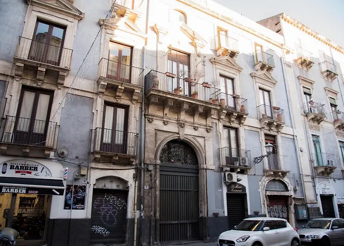 Garibaldi House Apartments