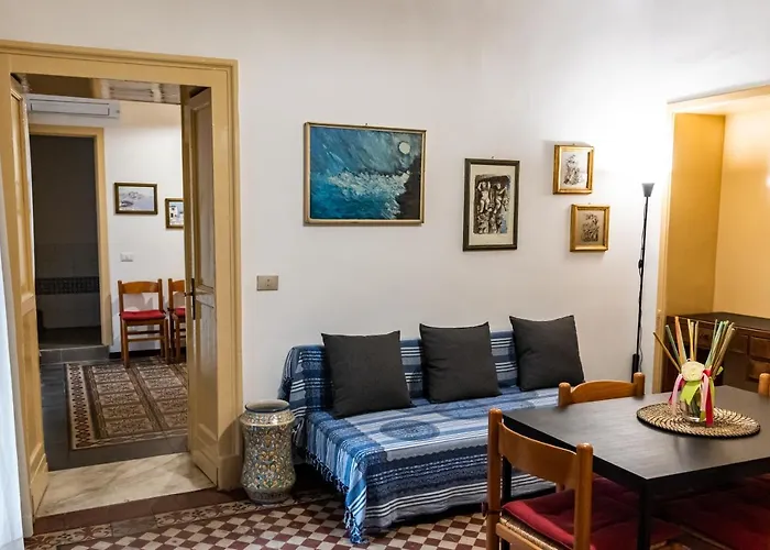 Garibaldi House Apartments